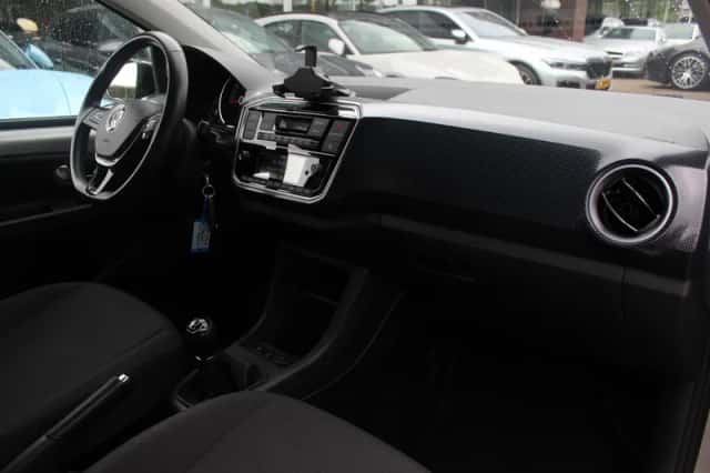 Volkswagen Up! (2017) thumbnail 13