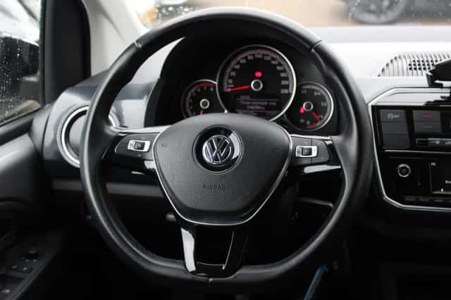 Volkswagen Up! (2017) thumbnail 17