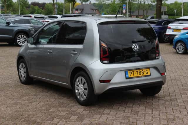 Volkswagen Up! (2017) thumbnail 3
