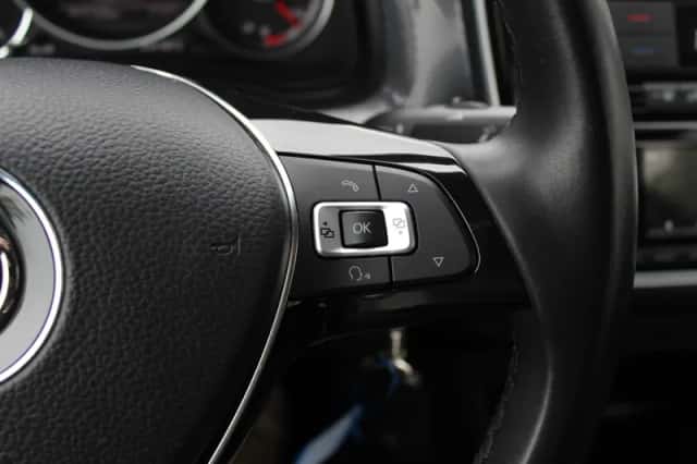 Volkswagen Up! (2017) thumbnail 33