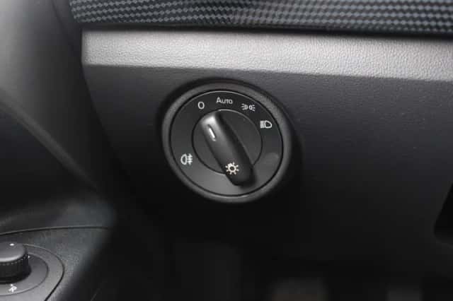 Volkswagen Up! (2017) thumbnail 34