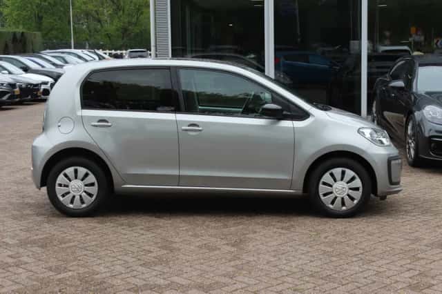 Volkswagen Up! (2017) thumbnail 5