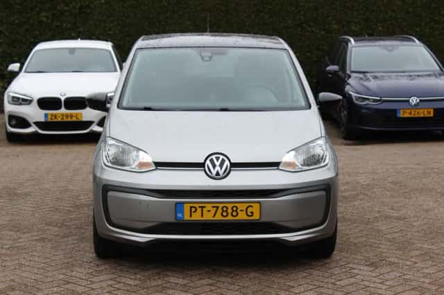 Volkswagen Up! (2017) thumbnail 8