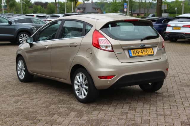 Ford Fiesta (2017) thumbnail 3