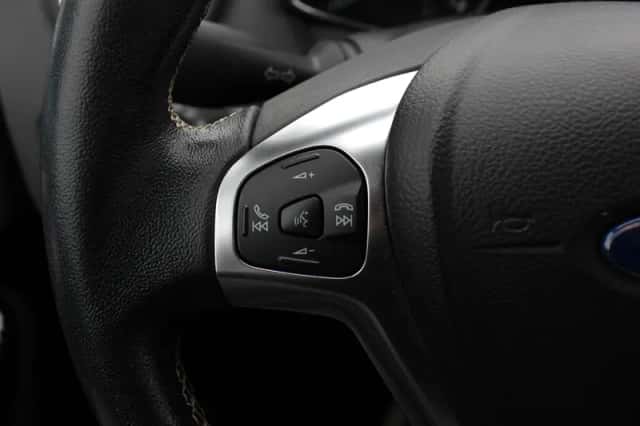 Ford Fiesta (2017) thumbnail 32