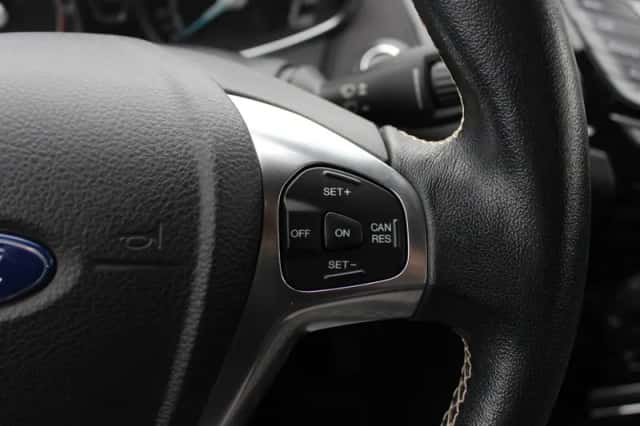 Ford Fiesta (2017) thumbnail 33