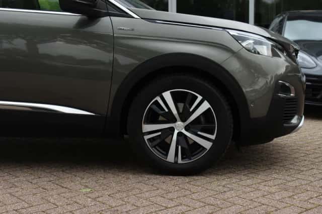 Peugeot 3008 (2017) thumbnail 14