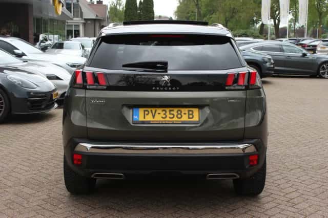 Peugeot 3008 (2017) thumbnail 15