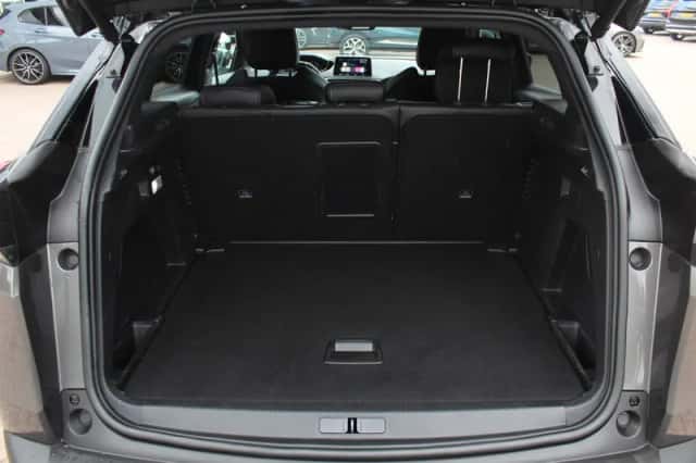 Peugeot 3008 (2017) thumbnail 16