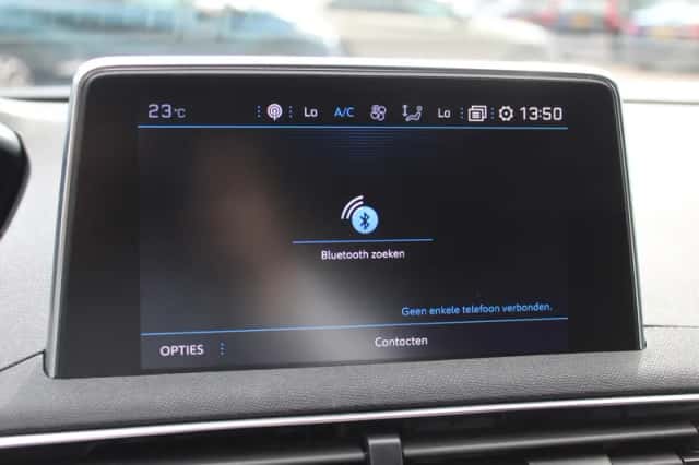 Peugeot 3008 (2017) thumbnail 23