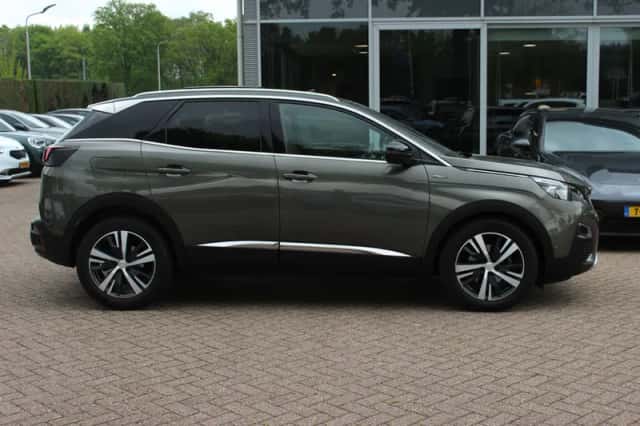 Peugeot 3008 (2017) thumbnail 5