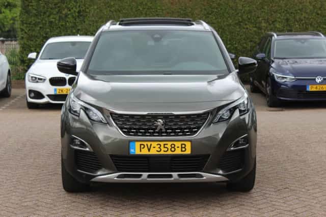 Peugeot 3008 (2017) thumbnail 8