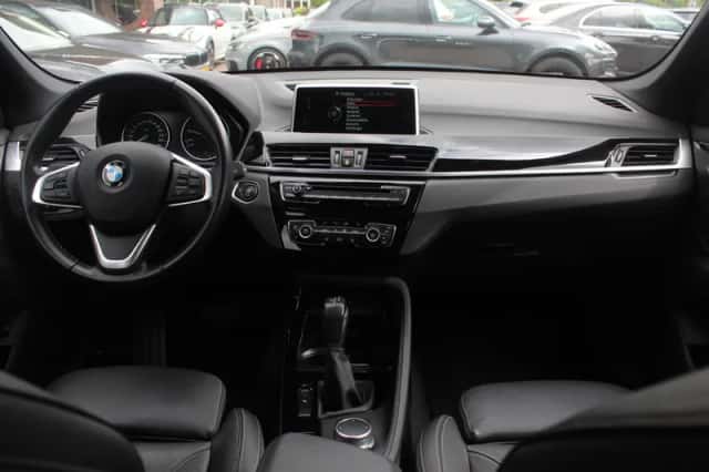 BMW X1 (2018) thumbnail 2