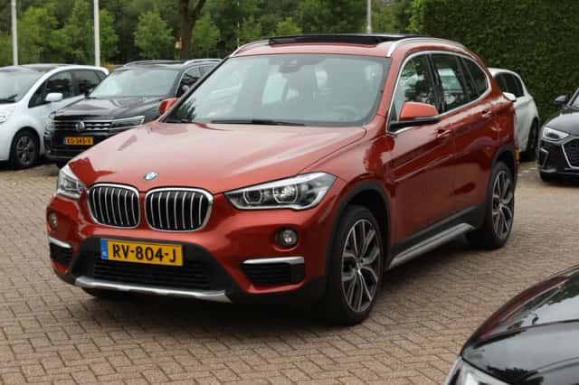 BMW X1 (2018) thumbnail 6