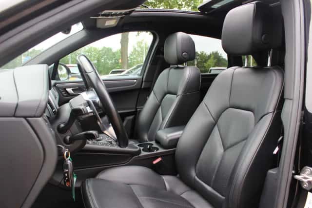 Porsche Macan (2018) thumbnail 4