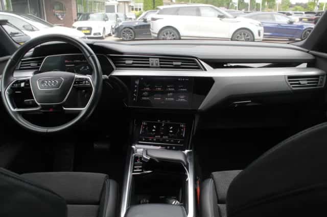 Audi e-tron (2020) thumbnail 3