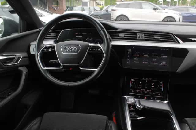 Audi e-tron (2020) thumbnail 8
