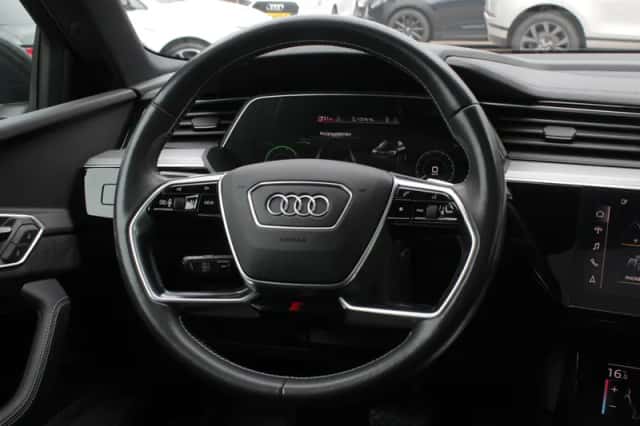 Audi e-tron (2020) thumbnail 10
