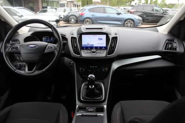 Ford Kuga (2019) thumbnail 2
