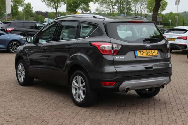 Ford Kuga (2019) thumbnail 3