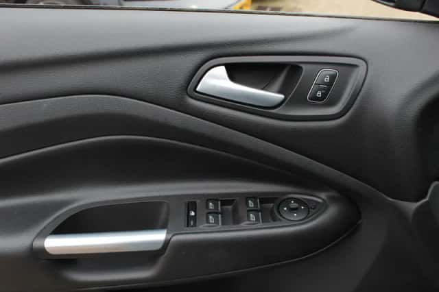 Ford Kuga (2019) thumbnail 32