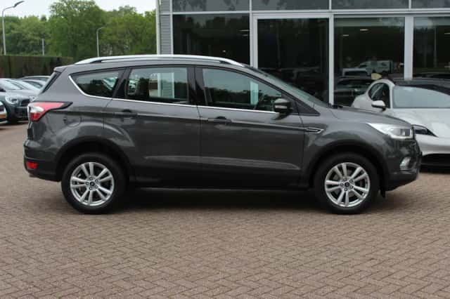 Ford Kuga (2019) thumbnail 5