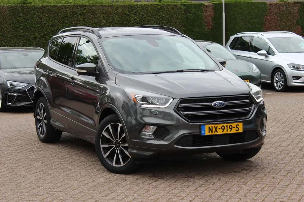 Ford Kuga (2017) — foto 1
