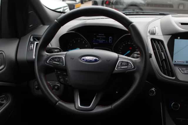 Ford Kuga (2017) thumbnail 17