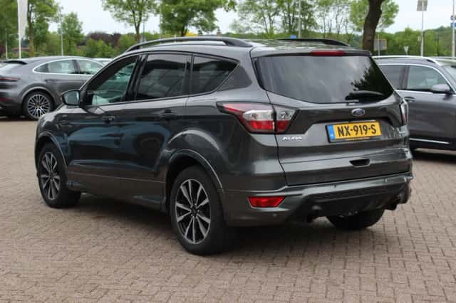 Ford Kuga (2017) thumbnail 3