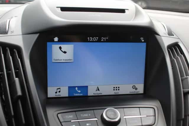 Ford Kuga (2017) thumbnail 23