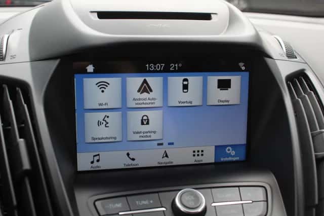 Ford Kuga (2017) thumbnail 24