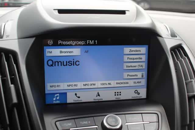 Ford Kuga (2017) thumbnail 25