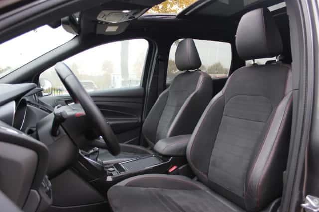 Ford Kuga (2017) thumbnail 4