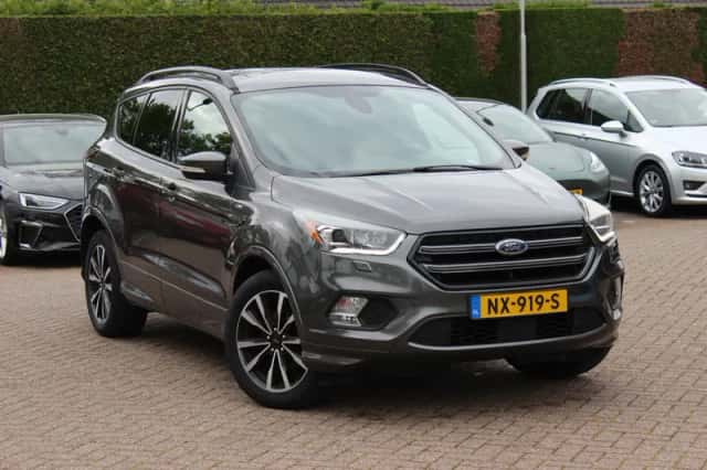 Ford Kuga (2017) thumbnail 33