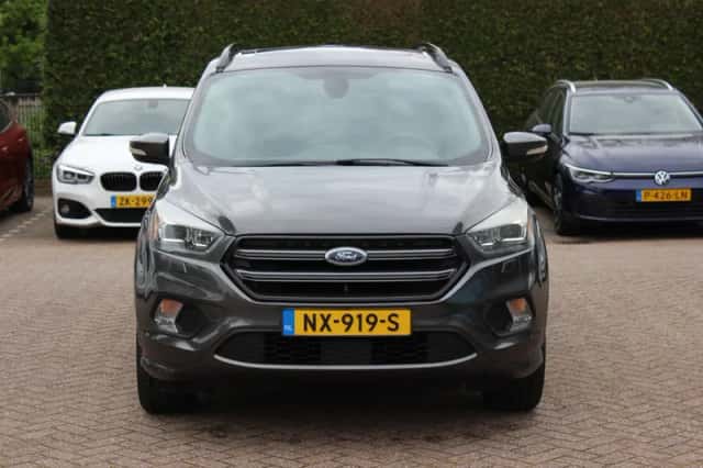 Ford Kuga (2017) thumbnail 8