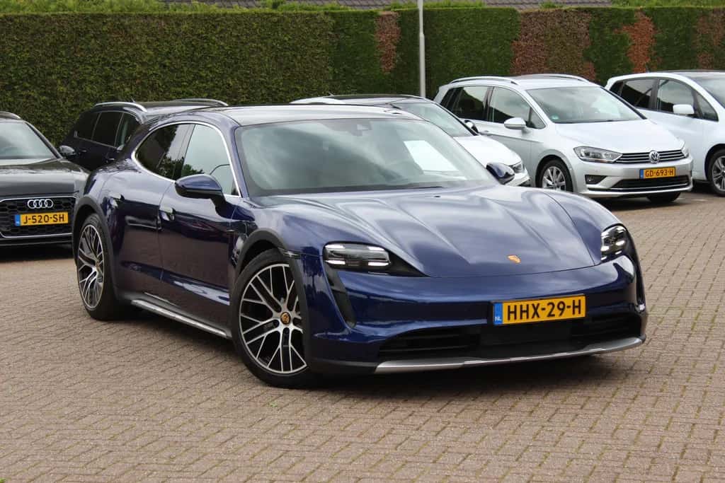 Porsche Taycan (2023) — foto 1