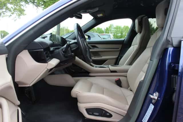 Porsche Taycan (2023) thumbnail 11