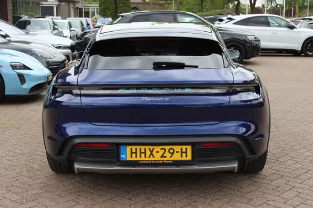 Porsche Taycan (2023) thumbnail 16