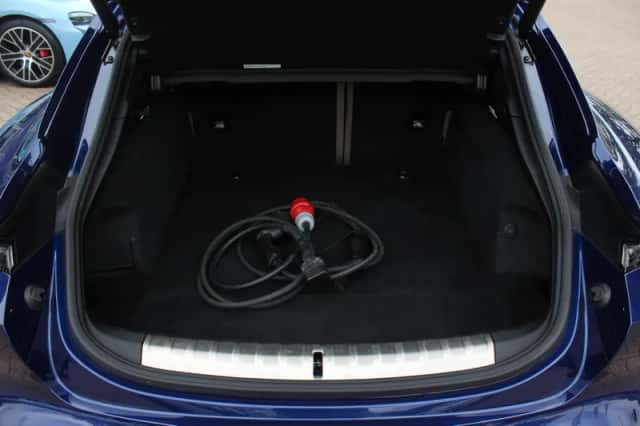 Porsche Taycan (2023) thumbnail 17