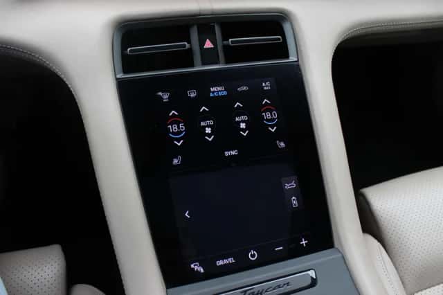 Porsche Taycan (2023) thumbnail 28