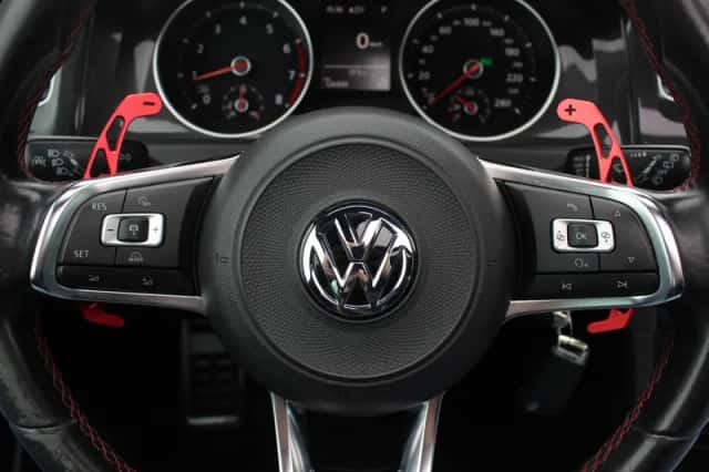 Volkswagen Golf (2016) thumbnail 29