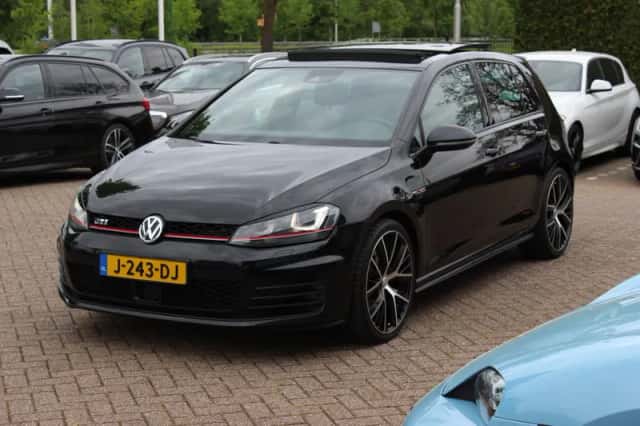 Volkswagen Golf (2016) thumbnail 6
