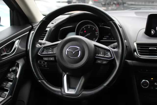 Mazda 3 (2019) thumbnail 17