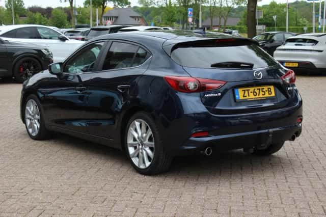 Mazda 3 (2019) thumbnail 3