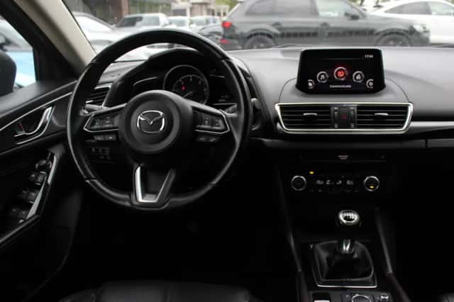 Mazda 3 (2019) thumbnail 9