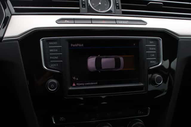 Volkswagen Passat (2016) thumbnail 26