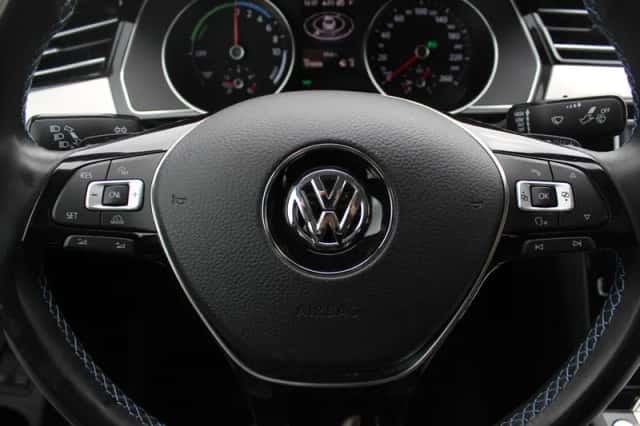 Volkswagen Passat (2016) thumbnail 31