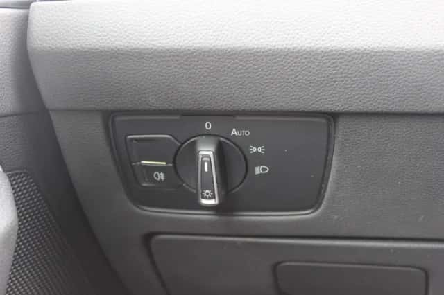 Volkswagen Passat (2016) thumbnail 32