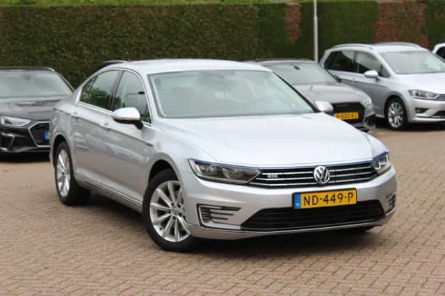 Volkswagen Passat (2016) thumbnail 34