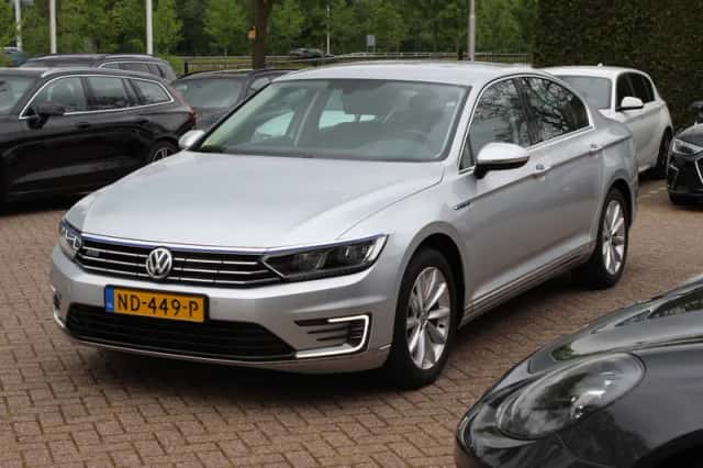 Volkswagen Passat (2016) thumbnail 6